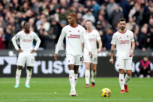 Manchester United lost 0-2 to West Ham